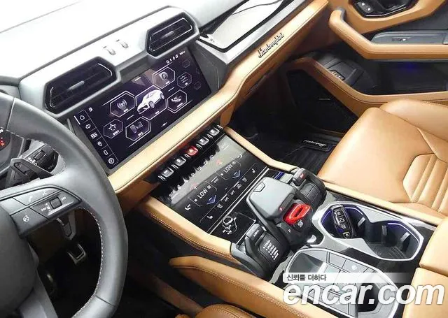 Lamborghini Urus — Фото автомобиля 14