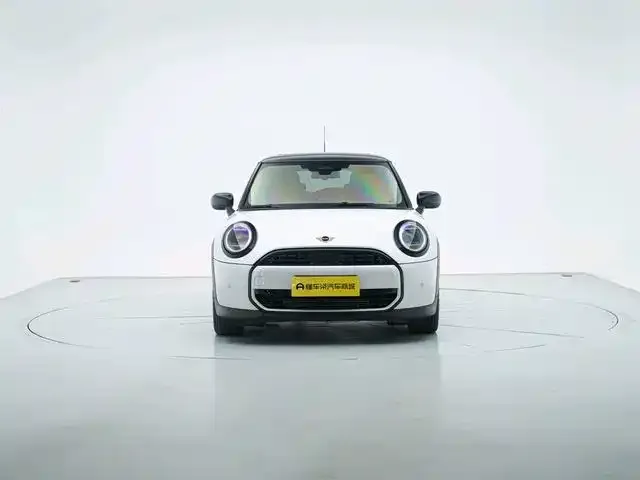 MINI Hatch — Фото автомобиля 9