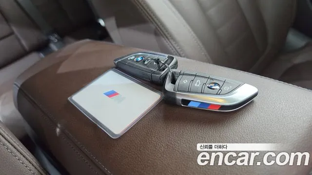 BMW i4 — Фото автомобиля 22