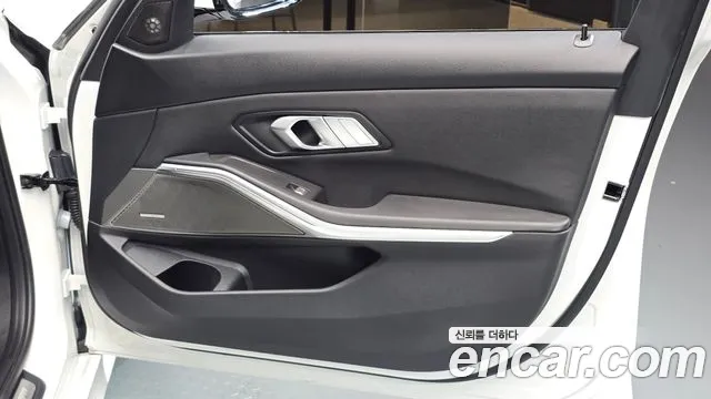 BMW 3 Series — Фото автомобиля 14