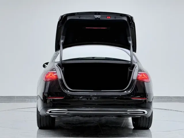 Mercedes-Benz E-Class — Фото автомобиля 17