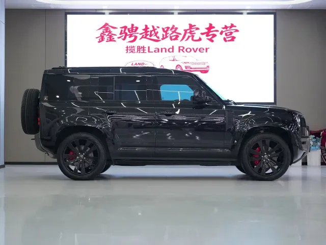 Land Rover Defender — Фото автомобиля 5
