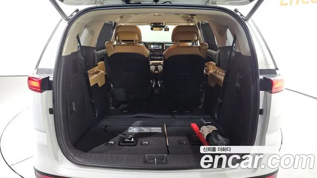 Kia Carnival Generation 4 — Фото автомобиля 24