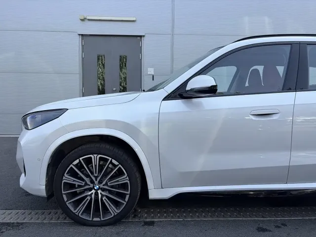 BMW BMW X1 2025 sDrive25Li M Sport Package — Фото автомобиля 4