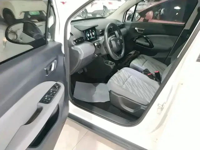 Leapmotor T03 — Фото автомобиля 15
