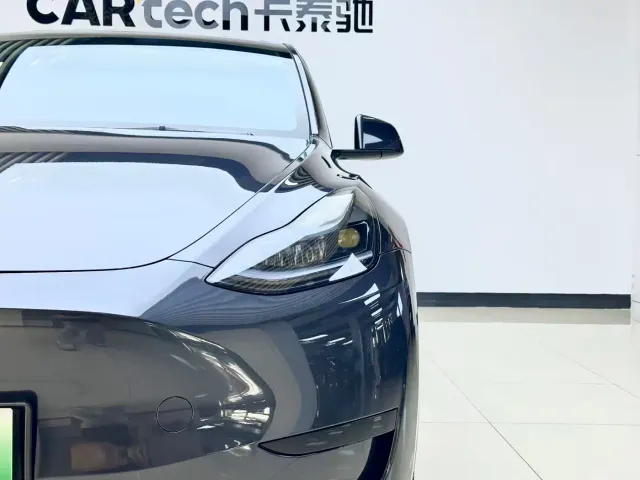Tesla Model Y — Фото автомобиля 7