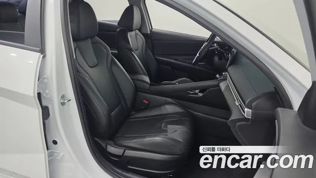 Hyundai Avante CN7 — Фото автомобиля 17
