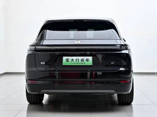 Li Auto L7 — Фото автомобиля 8