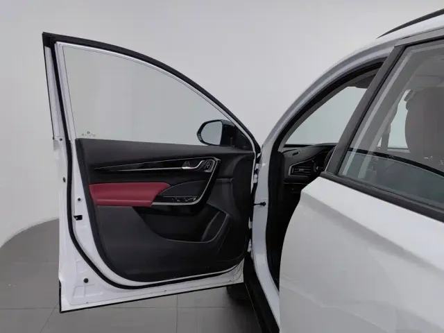 Dongfeng Fengshen AX7 — Фото автомобиля 8