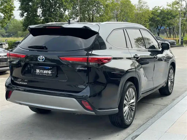 Toyota Highlander — Фото автомобиля 9