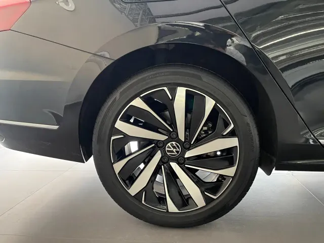 Volkswagen Passat — Фото автомобиля 10