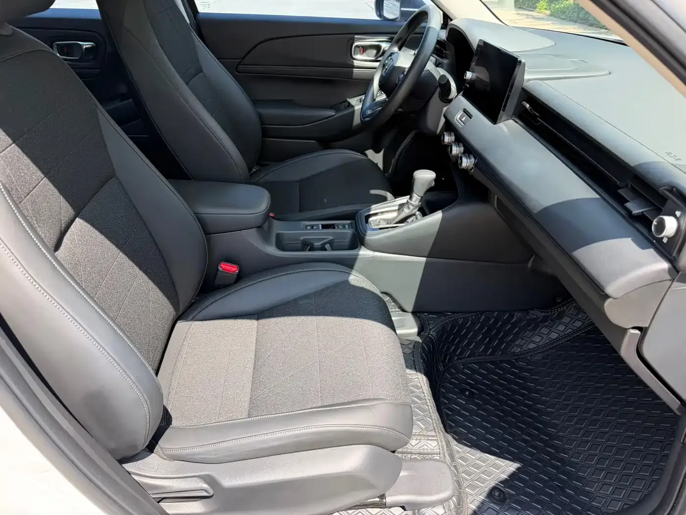 Honda Vezel 2023 1.5L CVT Technology Edition — Фото автомобиля 15