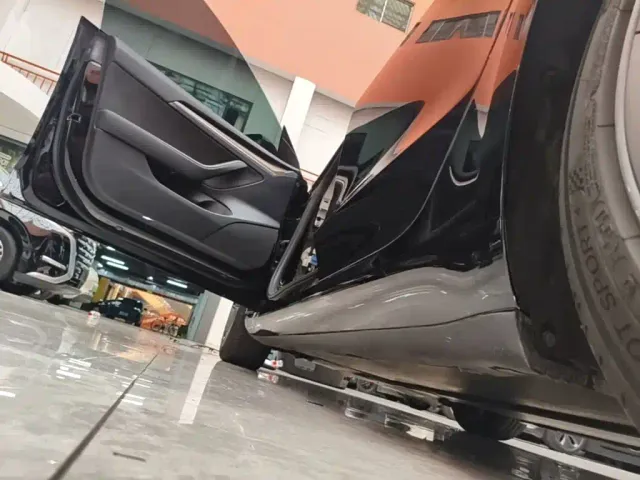 Tesla Model 3 — Фото автомобиля 21