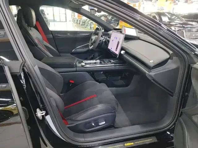 Xiaomi SU7 Ultra — Фото автомобиля 24