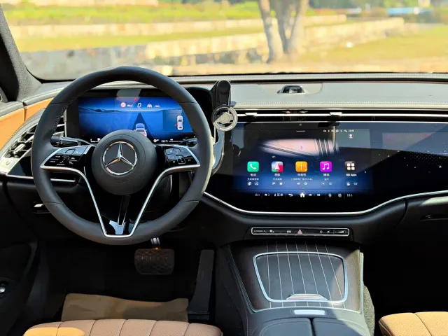 Mercedes-Benz E-Class — Фото автомобиля 9