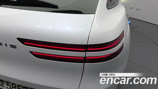 Genesis GV70 — Фото автомобиля 8