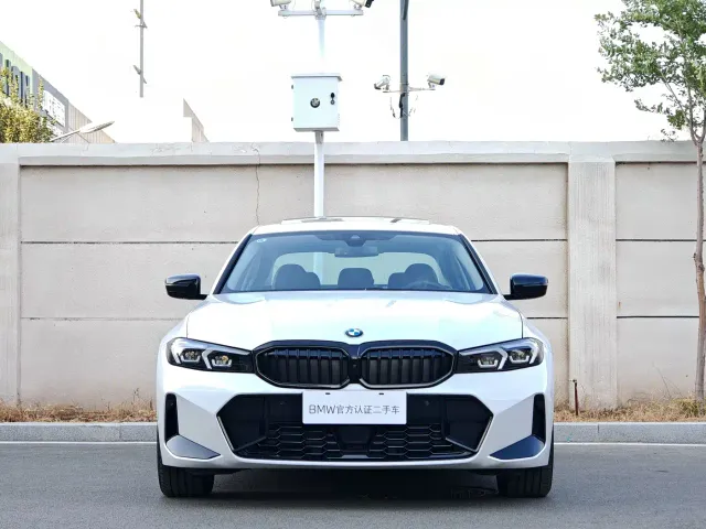 BMW 3 Series — Фото автомобиля 3