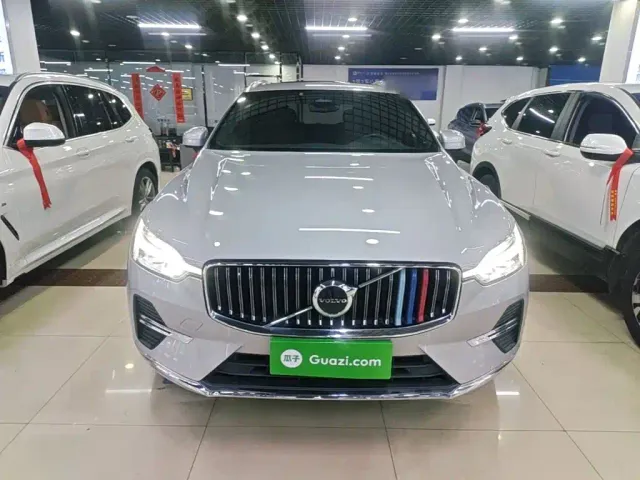 Volvo XC60 — Фото автомобиля 2