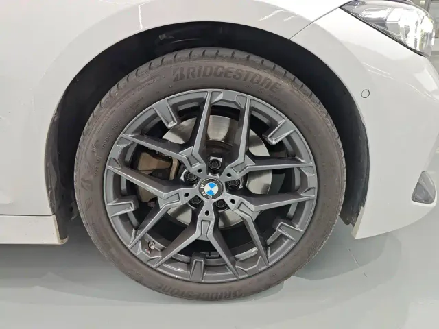 BMW 3 Series — Фото автомобиля 10