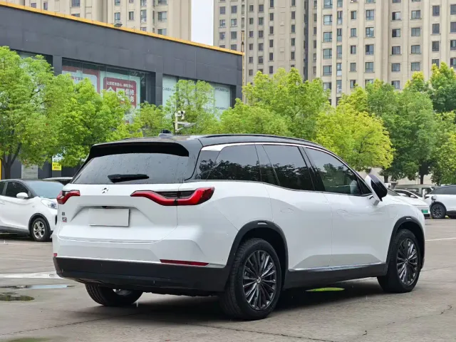Nio ES8 — Фото автомобиля 7