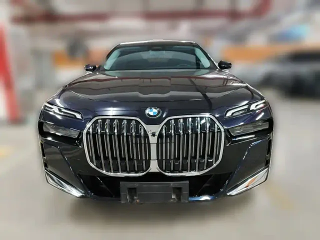 BMW 7 Series — Фото автомобиля 4
