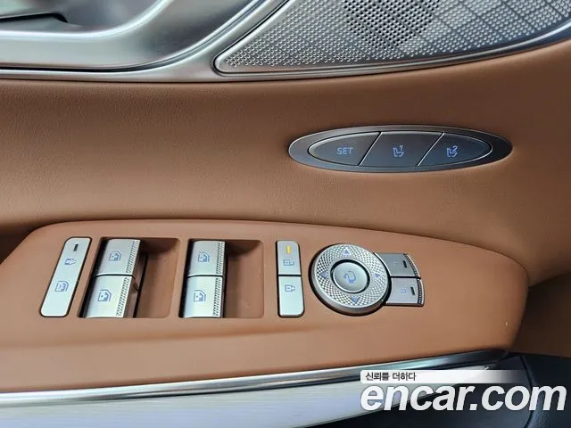 Genesis GV70 2.5T Бензин AWD — Фото автомобиля 12