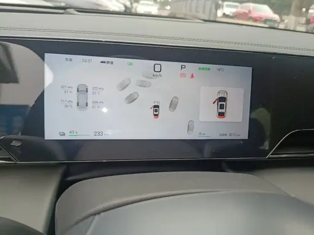 BYD Qin L — Фото автомобиля 11