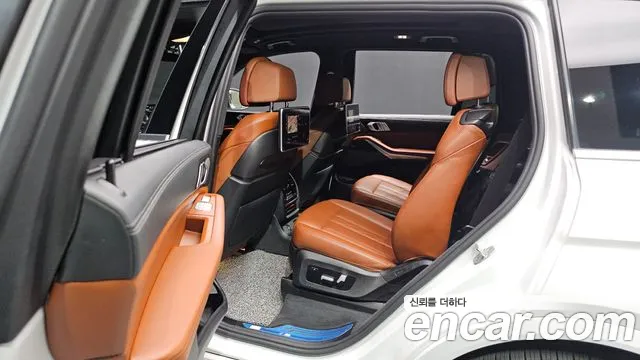 BMW X7 — Фото автомобиля 18