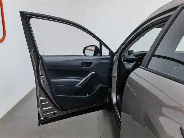 Toyota Frontlander — Фото автомобиля 24