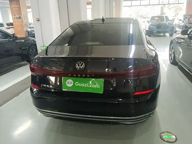 Volkswagen Passat — Фото автомобиля 5