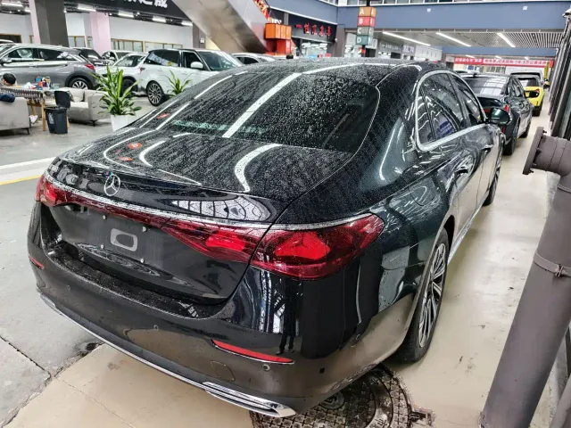 Mercedes-Benz E-Class — Фото автомобиля 21