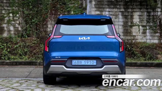 Kia EV9 — Фото автомобиля 5