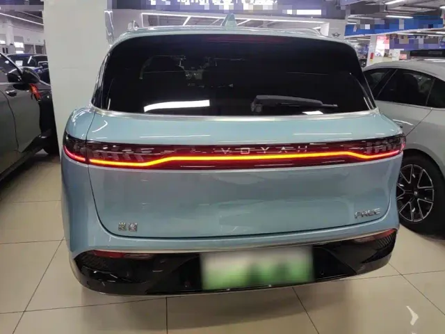 Voyah Auto VOYAH FREE 2021 AWD Standard Range Extender Exclusive Luxury Package — Фото автомобиля 5