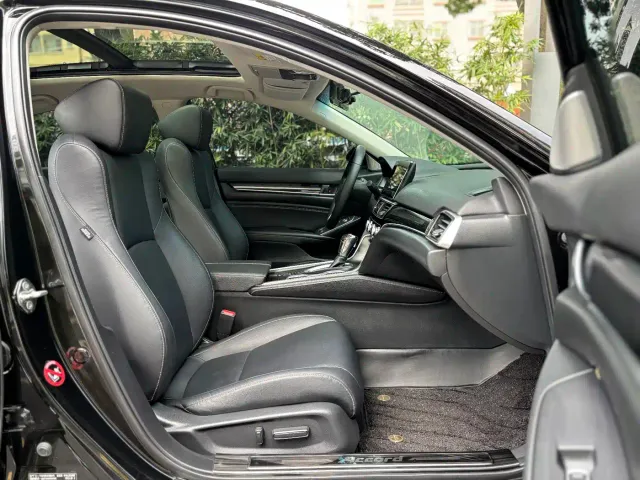 Honda Accord — Фото автомобиля 10