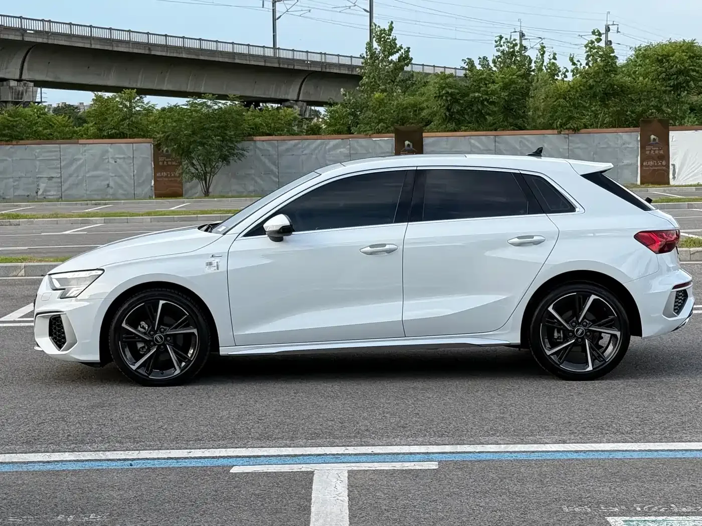 Audi Audi A3 2023 Facelift Sportback 35 TFSI Fashion Sport — Фото автомобиля 5