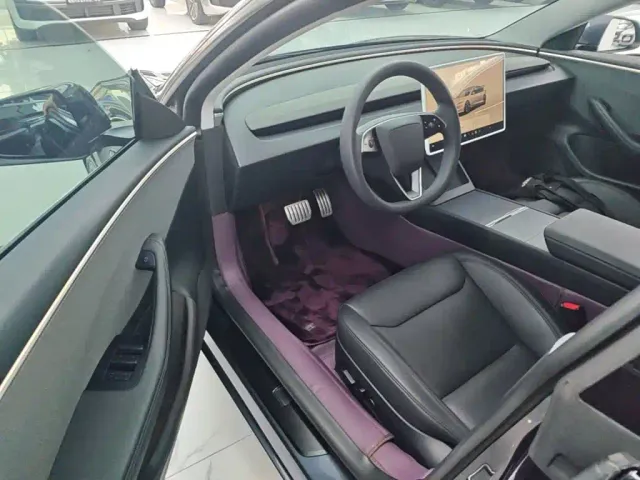 Tesla Model 3 — Фото автомобиля 15