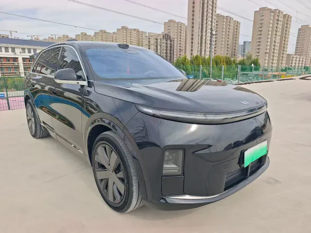 Li Auto L8 — Фото автомобиля 3