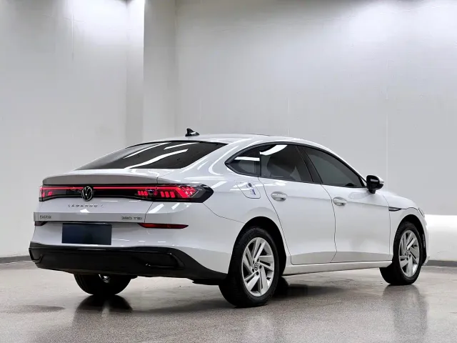 Volkswagen Lamando — Фото автомобиля 12