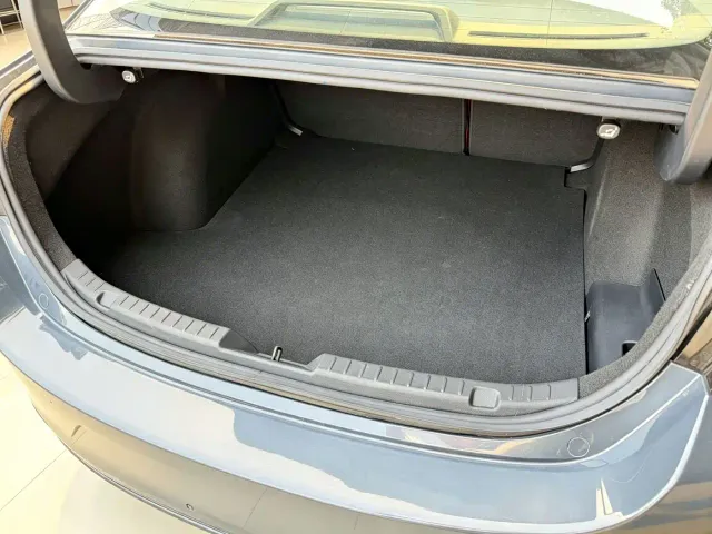 Mazda Axela — Фото автомобиля 11