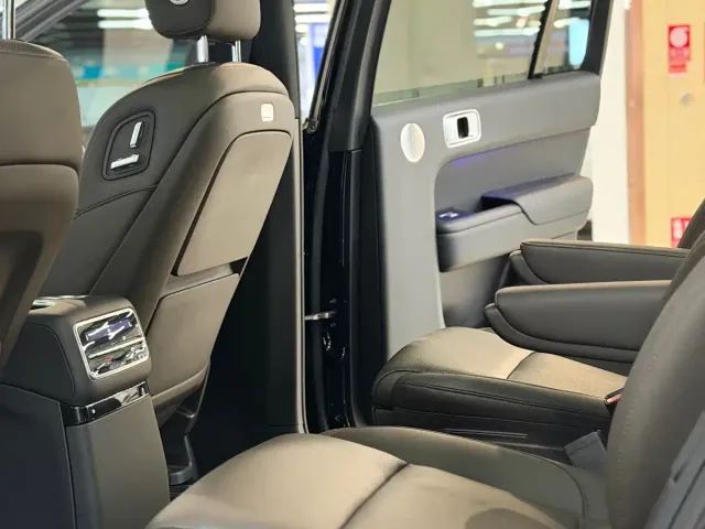 Li Auto L9 — Фото автомобиля 16