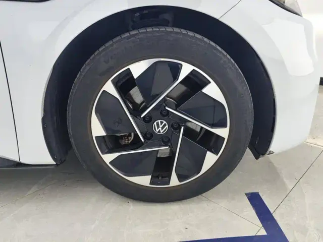 Volkswagen ID.3 — Фото автомобиля 6