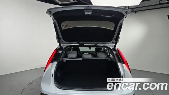 Kia Niro New — Фото автомобиля 24