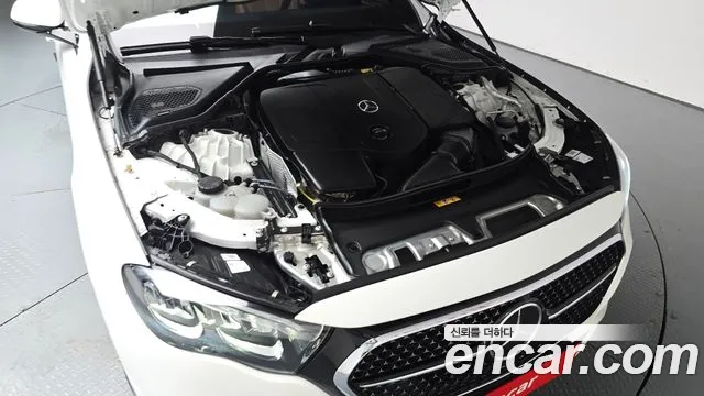 Mercedes-Benz E-Class — Фото автомобиля 6