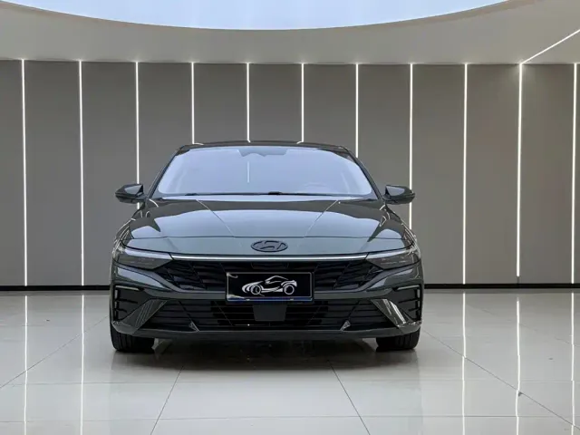 Hyundai Elantra — Фото автомобиля 2