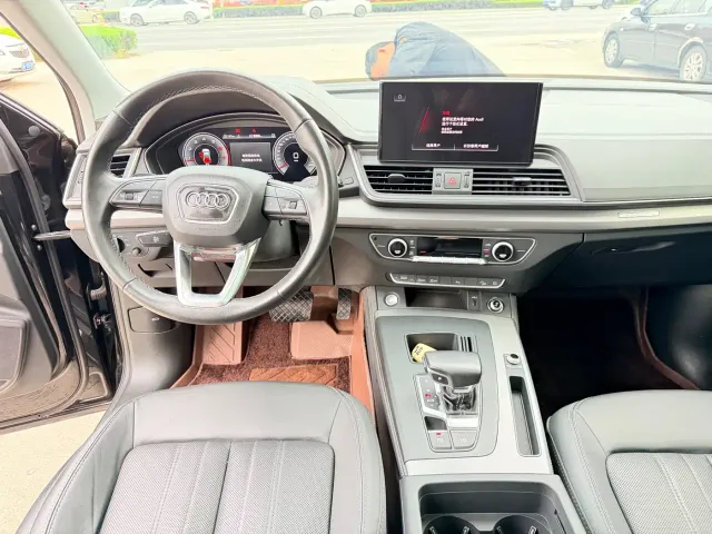 Audi Q5L — Фото автомобиля 11