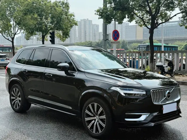 Фотография автомобиля — Volvo XC90