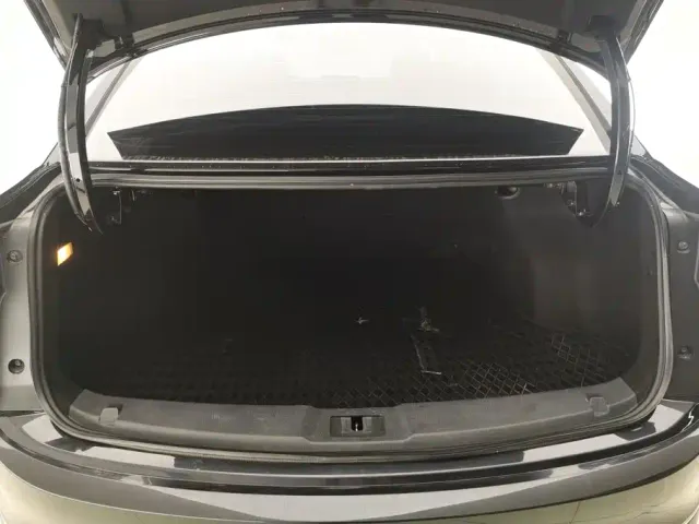 Hongqi Hongqi E-QM5 2024 Model 450km Travel Edition — Фото автомобиля 4