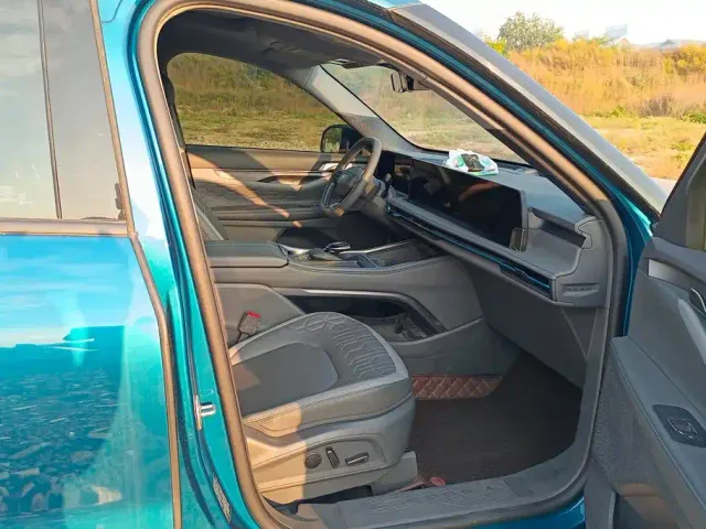 Ford Edge — Фото автомобиля 8