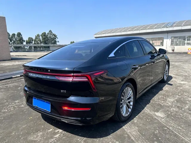 Bestune B70 — Фото автомобиля 10