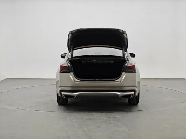 Nissan Teana — Фото автомобиля 13